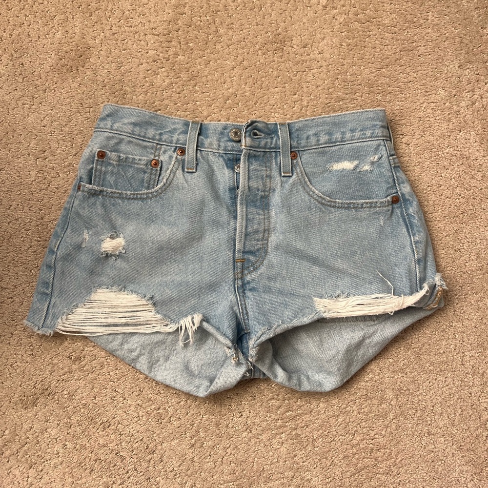 Levi’s 501 shorts size 26